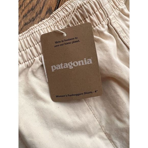 Patagonia 4” Funhoggers Shorts White Undyed Natural Women’s Size Medium - Picture 3 of 6